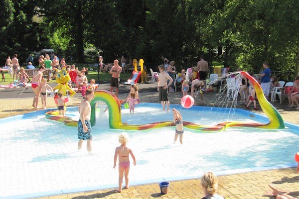 Waterpret in het buitenzwembad