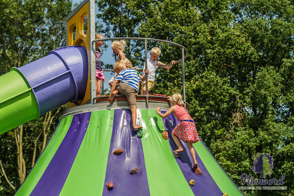 Familiepark Nienoord: Klimmen en glijden