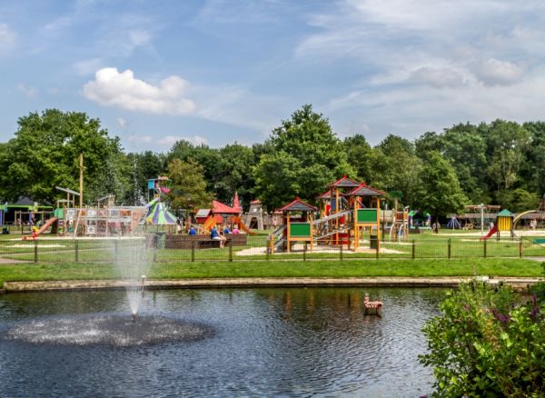 Zijaanzicht van Landgoed Nienoord