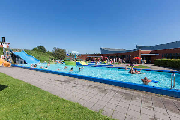 Zwembad De Wetering: Een gehele dag waterplezier