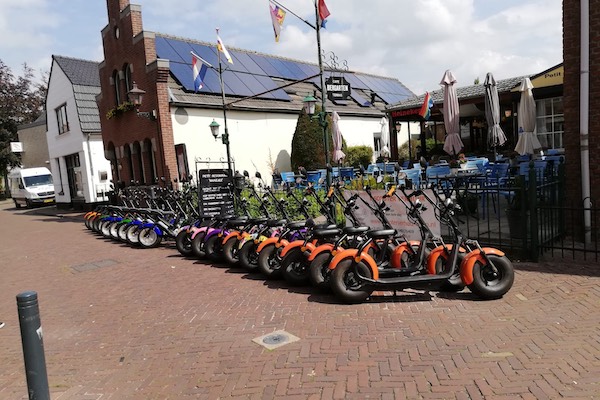 Scooter Verhuur Arcen : Milieuvriendelijke stoere scooters