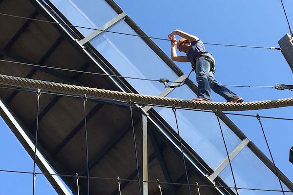 Loop over het touw