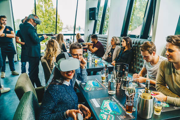 Virtual Reality Dining: Werk samen met je tafelgenoten