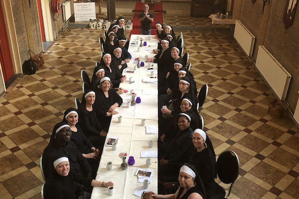 Het Geheim van het Sint Jozefklooster: Sluit af met een lunch of diner in de kapel