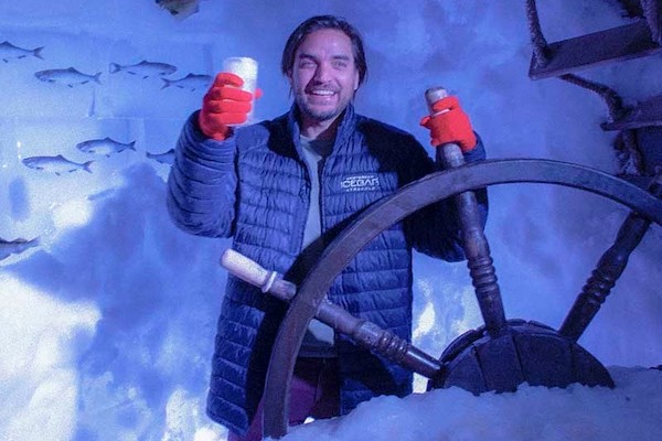 Xtracold Icebar Amsterdam: Man aan het roer