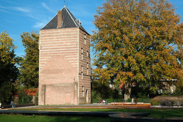 Fiets samen met een gids langs het historische verleden