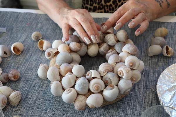 DIY knutsel pakketten van Juf en jij: Schelpenkrans maken