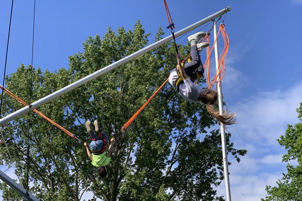 Park de Houtkamp: Trampoline springen tijdens jaarfeest