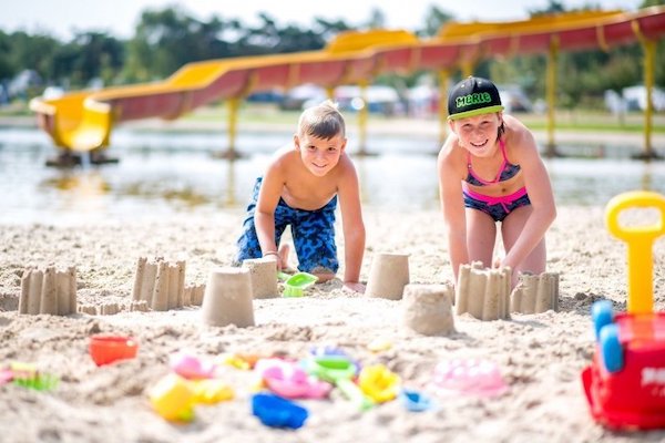 Oostappen Vakantiepark Prinsenmeer: Zandkasteel maken