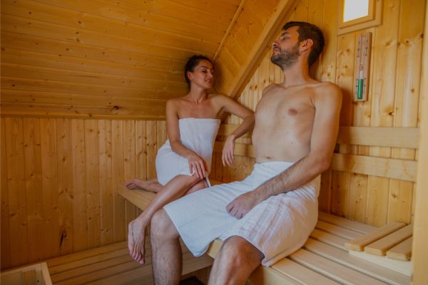 Europarcs IJsselmeer: Mensen in de sauna