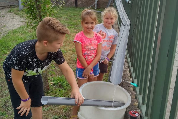 Buiten spelen midden in de stad