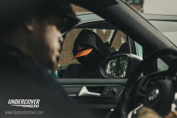 Undercover 030: Deal in de auto