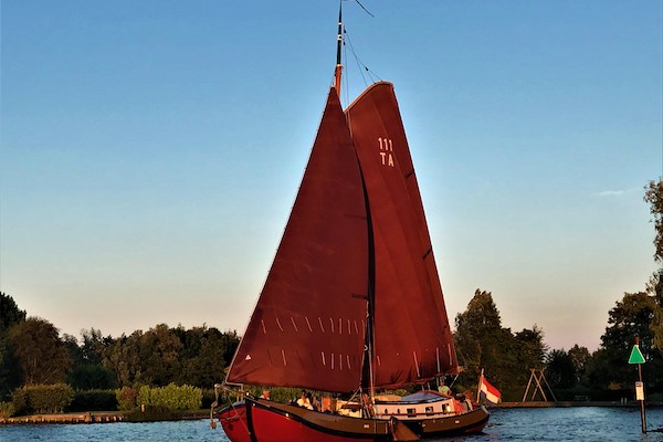 Varen met de Nooit Volmaakt: Geniet van een unieke ervaring