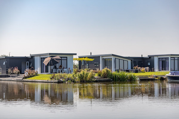 Vakantiepark De Kuilart: Chalets aan het water