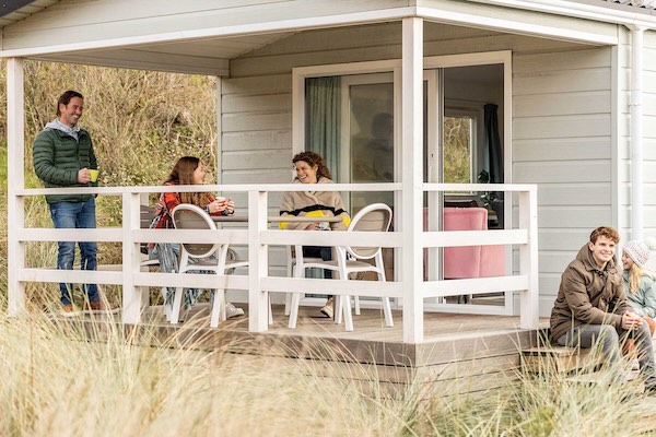 Samen in een chalet bij Molecaten Park Noordduinen