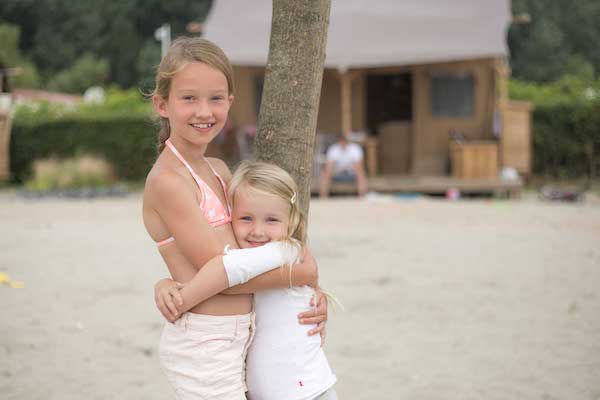 Kids voor ingerichte tent