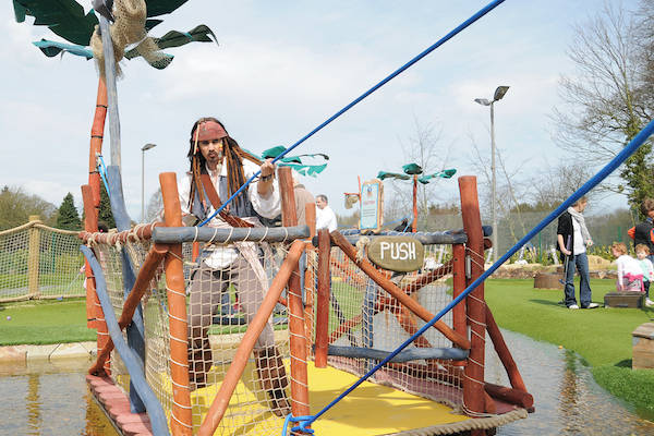 Treasure Island Adventure Golf: Piraten vlot