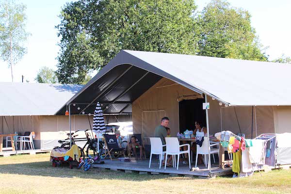 Molecaten Park Het Landschap: Hunebed tent