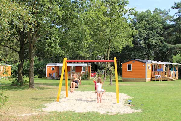 Chalets en speeltuin