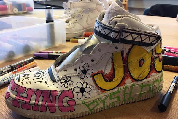 Workshop voor kinderen: Up-cycling sneakers: Creative ideeën vertalen op je eigen sneakers