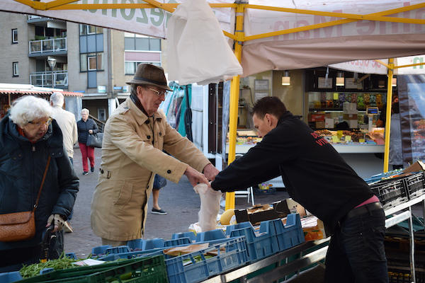 Haal uw boodschappen op de markt