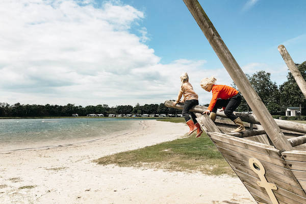 Recreatiepark De Achterste Hoef: Spelen in de speeltuin