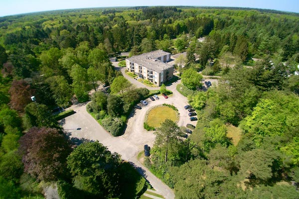 Unieke wellness locatie vanuit de lucht