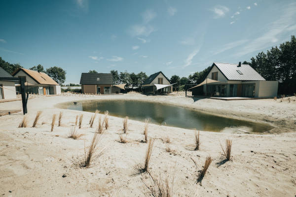 Huisjes om het water