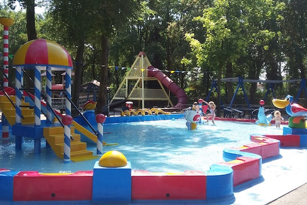 Speeltuin Geenhoven: Lekker afkoelen in het buitenzwembad