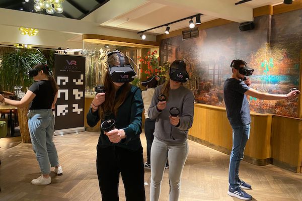 VR Boxx Escaperoom: Samen VR games spelen