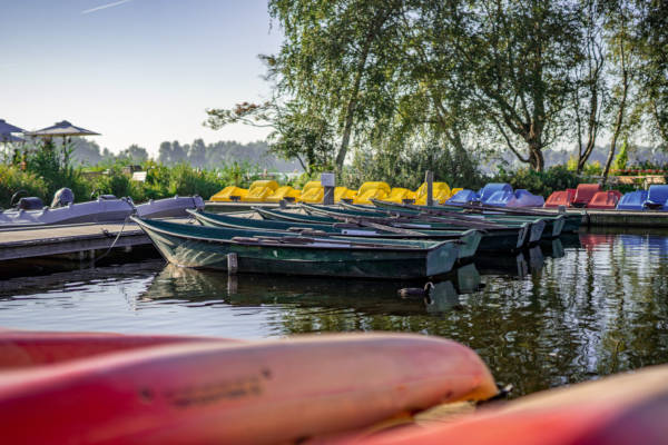 Boten aan de kade