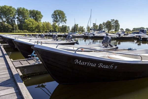 Oostappen Vakantiepark Marina Beach: Marina Beach boot