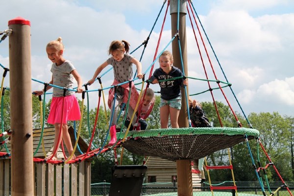 De Happyfarm Vakantiehuisje: Klimmen in het zonnetje