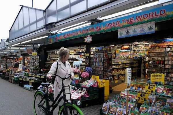 MOBIAN Amsterdam Park & Bike: Winkelen in de markt