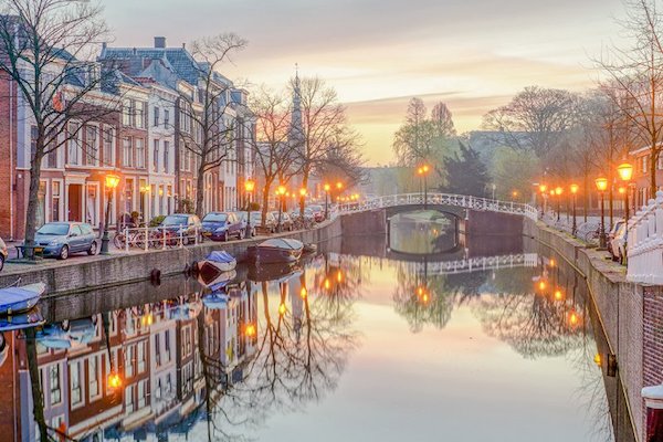 Qula City Trail Leiden: Een van de vele grachten in Leiden