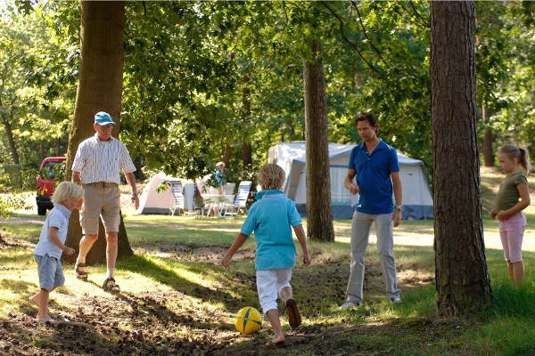 Roompot Bospark 't Wolfsven: Voetballen op de camping