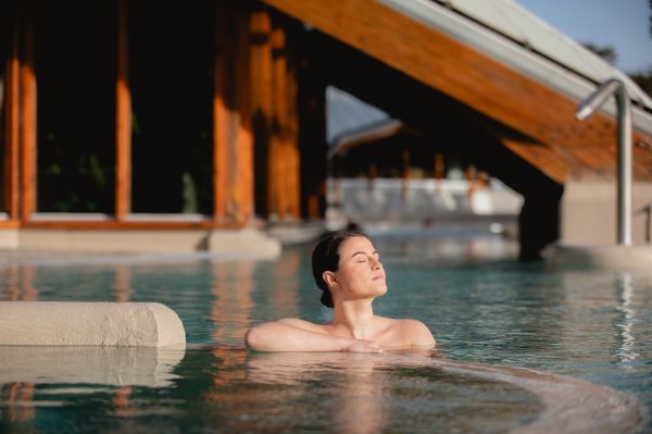 Relaxen in het buitenbad
