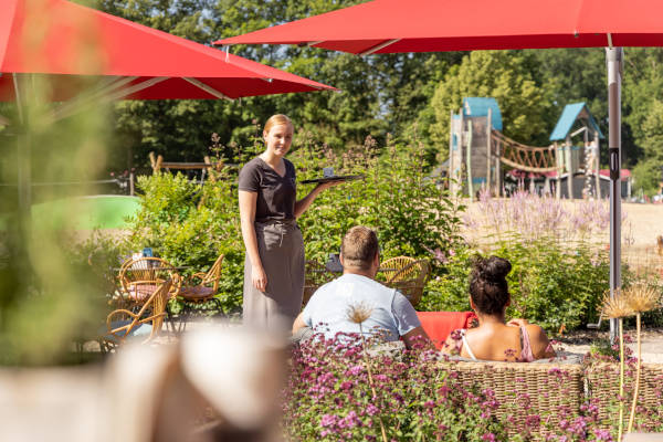 Vakantiepark De twee Bruggen: Het buiten terras