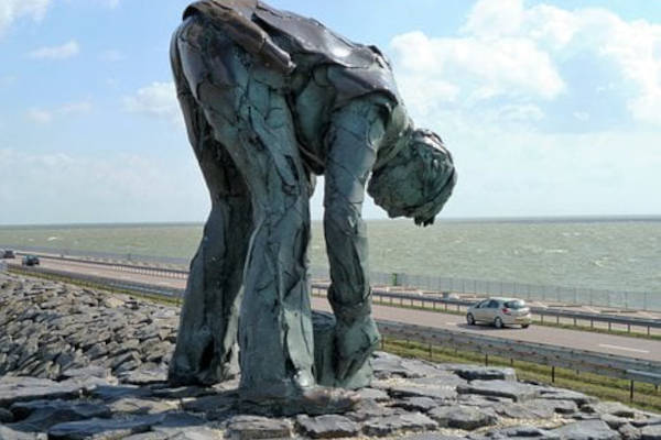 Afsluitdijk: Het standbeeld