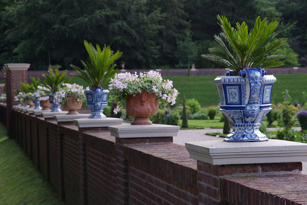 Delfts blauw in de paleistuinen