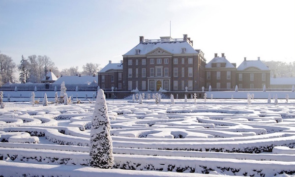 Paleis het Loo onder een prachtige deken van sneeuw