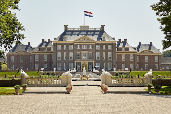 Paleis Het Loo: Paleis het Loo vanuit de tuin