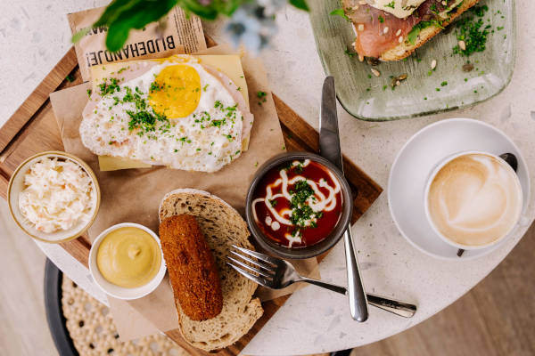 Abel. Grand Café Restaurant: Heerlijk genieten van een 12-uurtje