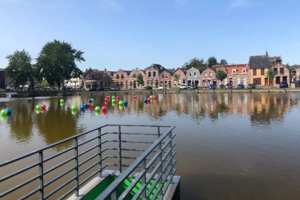 Uitkijk op het water