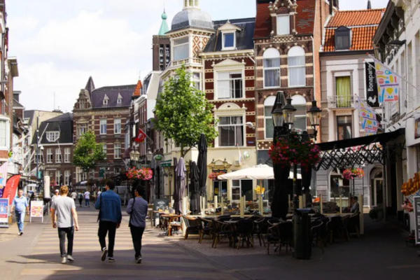 Zonnige dag in het het centrum