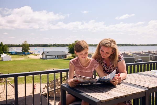 RCN Zeewolde: Lezen in de zon