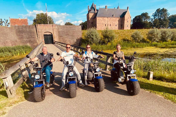 E-verhuur Versluis: E-Chopper tour bij kasteel