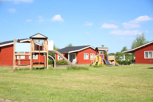 Camping de Kuilen: Huisjes met speeltuin