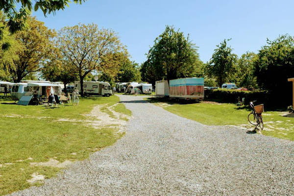 Camping Catsop: Pad en staanplaatsen