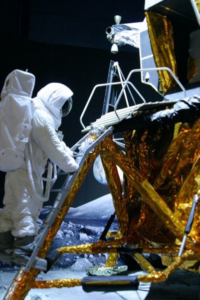 Een Moonscape met Apollo astronaut